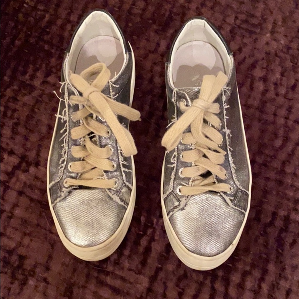 Sneaker